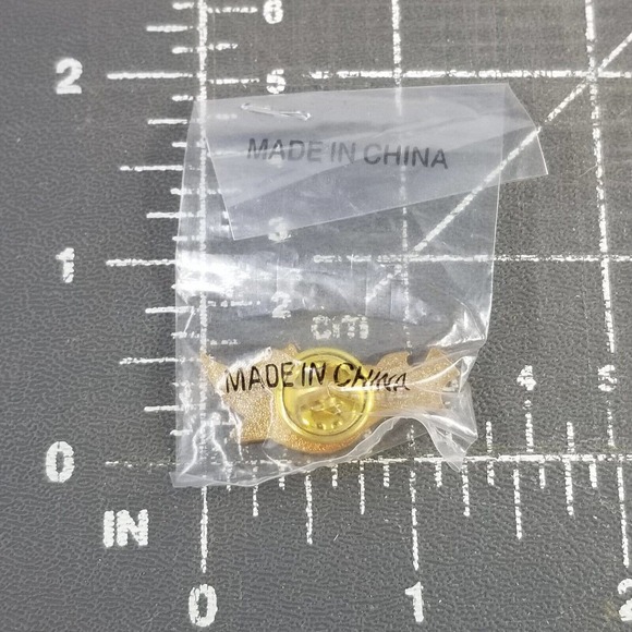 2004 Delta Air Lines 75th Anniversary Enamel Pin Advertise Aviation White... - Picture 3 of 5